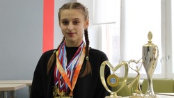 Юная гимнастка из села Кустового Саша Бобринёва: «Трудности меня не пугают!»