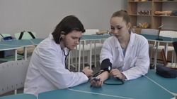 Ученики томаровской школы №1 готовятся получить свой первый документ об освоении медпрофессии