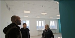 Глава минстроя Белгородской области Оксана Козлитина осмотрела капремонт школы ДАК в Дмитриевке 