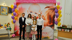 Многодетные мамы Яковлевского городского округа получили заслуженные награды