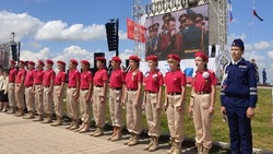 79 белгородских кадетов стали участниками акции «Колокольчик Победы» на Прохоровском поле