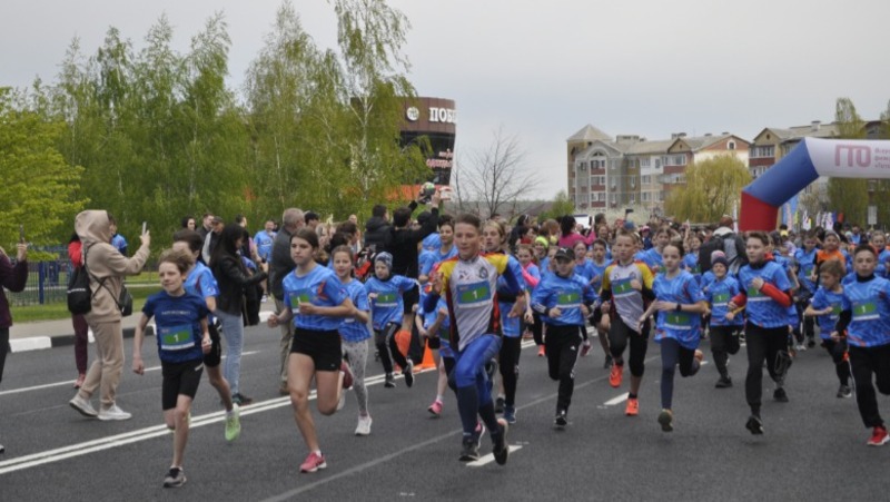 Юбилейный марафон в честь героев Курской битвы в Строителе стал самым массовым за последние 10 лет