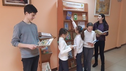 Яковлевские ученики присоединились к Всероссийской акции «Подари книгу» в городе Строителе