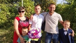 Как супругам Проскуриным из Смородино хватает времени на воспитание троих детей и волонтёрство
