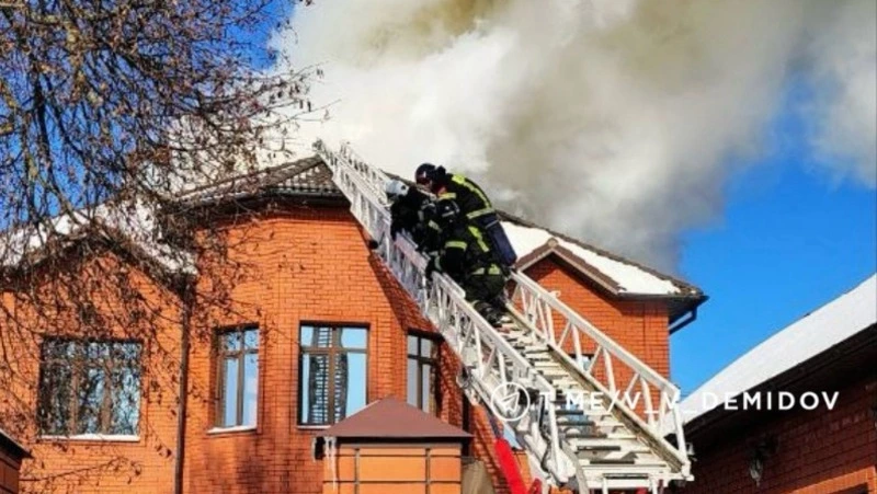 Мэр Белгорода показал последствия атаки беспилотника на дом