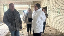 Власти проконтролировали стартовавший в Кустовом капремонт школы 