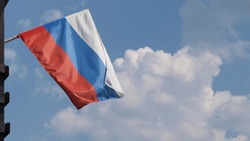 Минпросвещения РФ напомнило о церемонии подъёма флага в школах страны