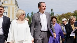 Губернатор Вячеслав Гладков вместе с супругой осмотрел площадки проекта «Белгород в цвету–2023»