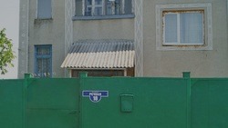 Серый особняк с тёмными окнами. Что стало с семейным детским домом Зеленчуковых в селе Алексеевке