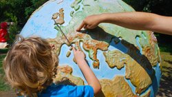 Российский онлайн-сервис Aviasales определил популярные маршруты для путешествий с детьми