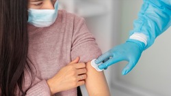 Около половины российских граждан уже вакцинировались от гриппа